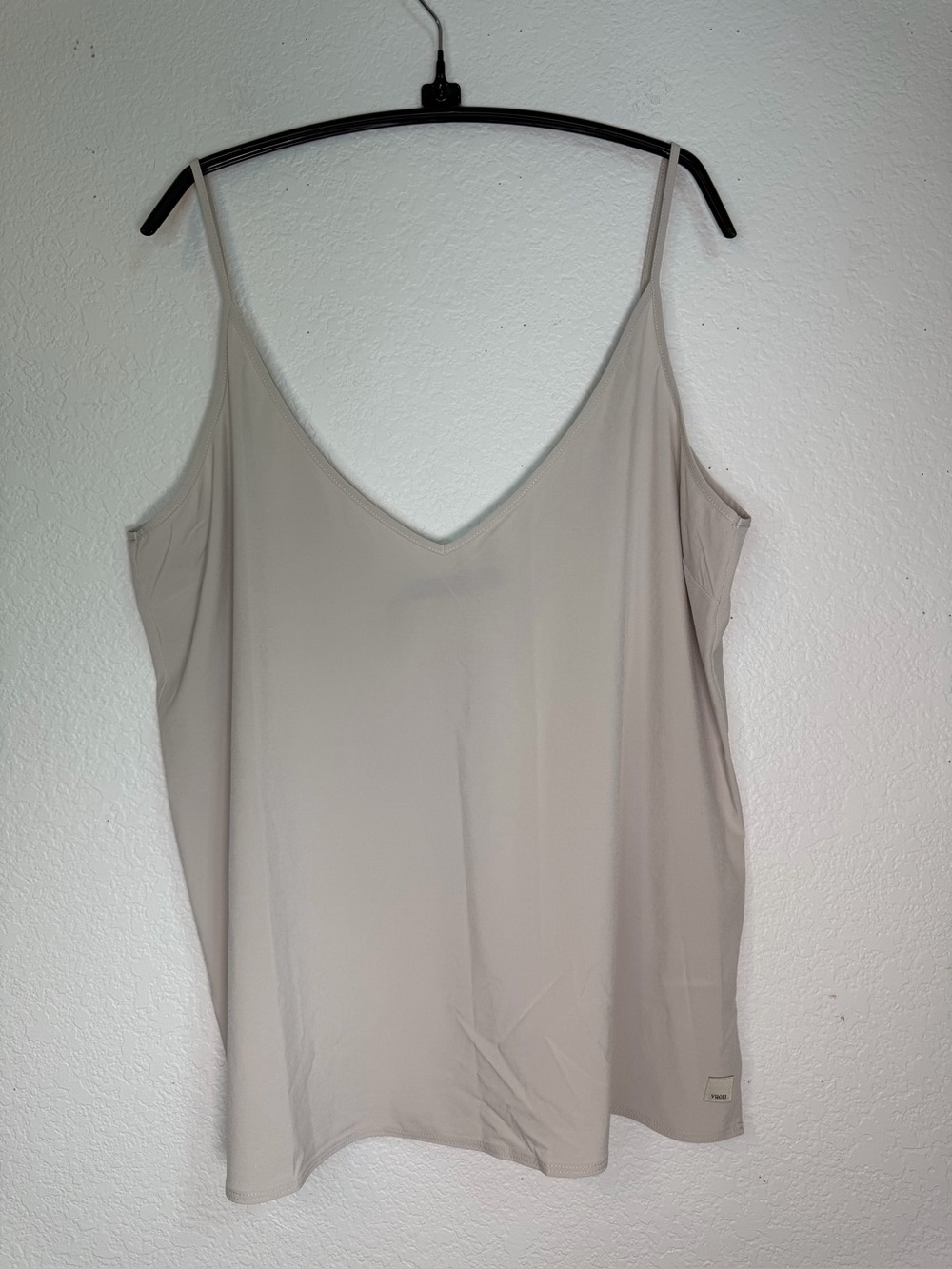Vuori‎ Lightweight Villa Cami V-Neck Top, Size XXL
